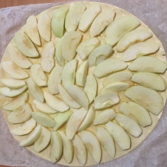 apples-on-puff-pastry