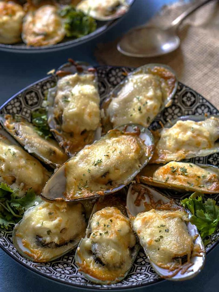 Baked Mussels (Cheesy Baked Tahong)