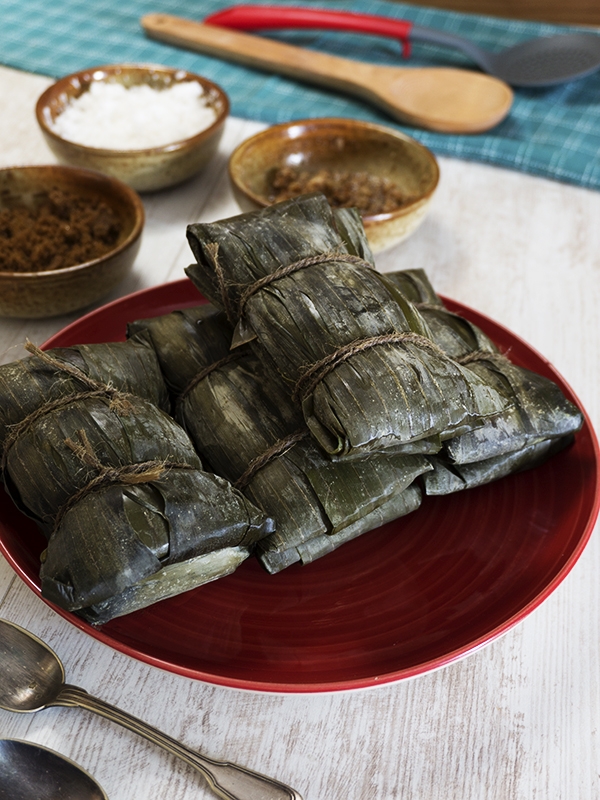 sticky rice wrapped in banana leaves