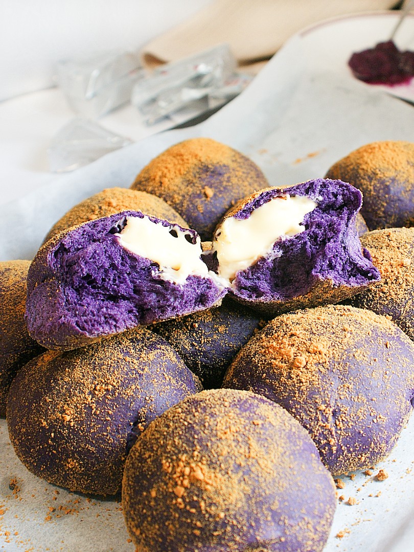 Ube Pandesal Filled With Creamy Cheese Amiable Foods